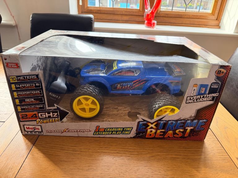 Maisto Tech - Off Road Series - Blue Extreme Beast Remote Control Car