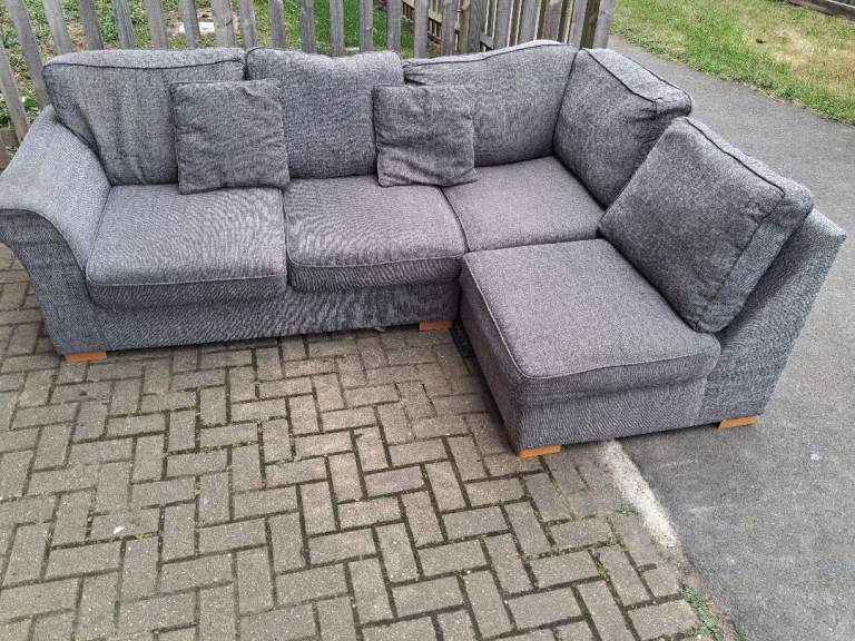 GREY CORNER SOFA DELIVERY AVALIABLE TODAY 