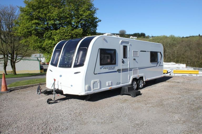 2020 Bailey Grande Messina 8FT Wide Twin Axle Caravan With Rear Island Bed