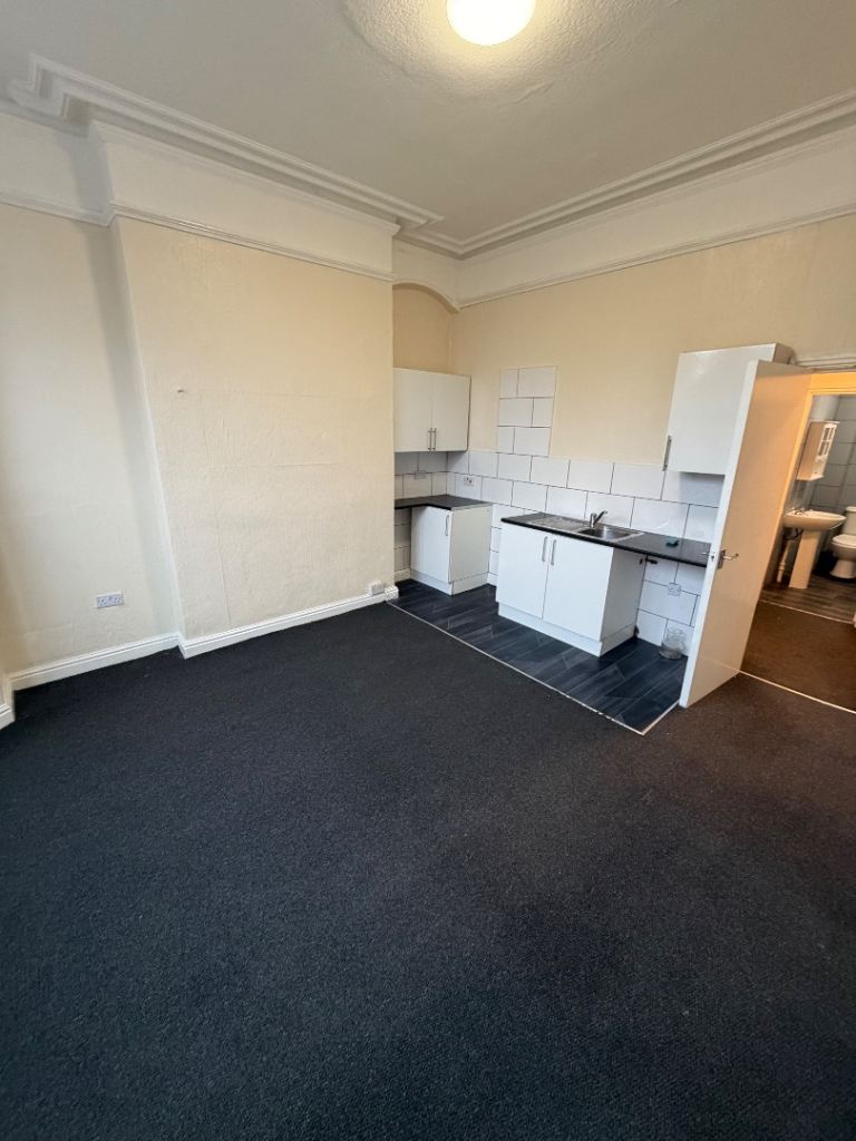Immaculate 1 Bedroom Flat, Opposite Cannon Hill Park.