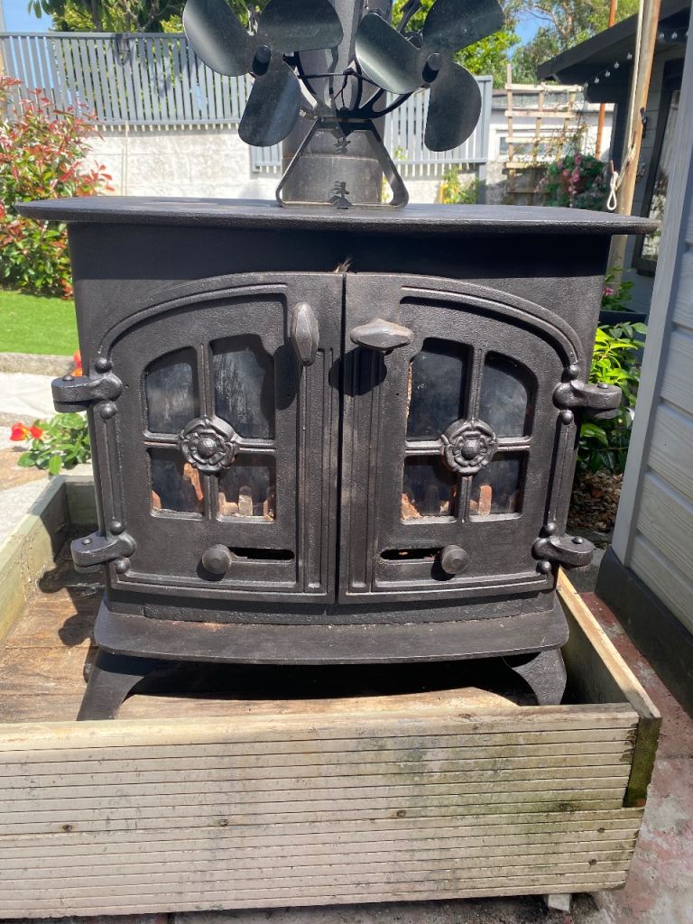 Sturdy Cast Iron Wood Burning Stove with Top Fan