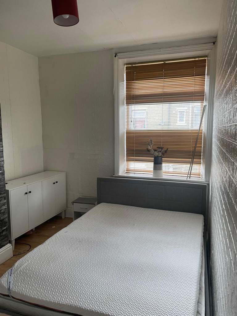 4 BED ROOM HOUSE TO LET