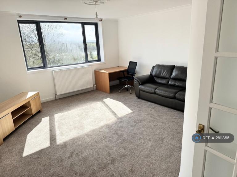 3 bedroom flat in Newmills, Dunfermline, KY12 (3 bed) (#2811368)