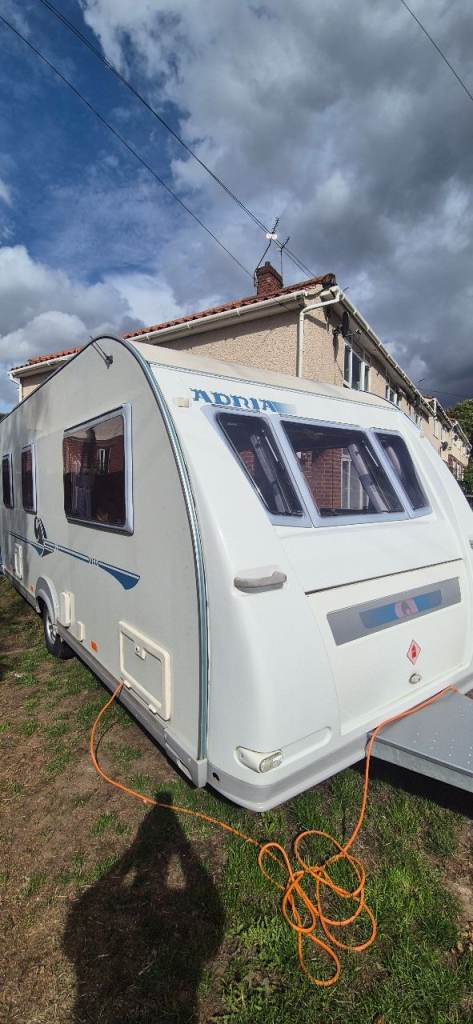 Caravan 4 berth fixed bed with motor mover 