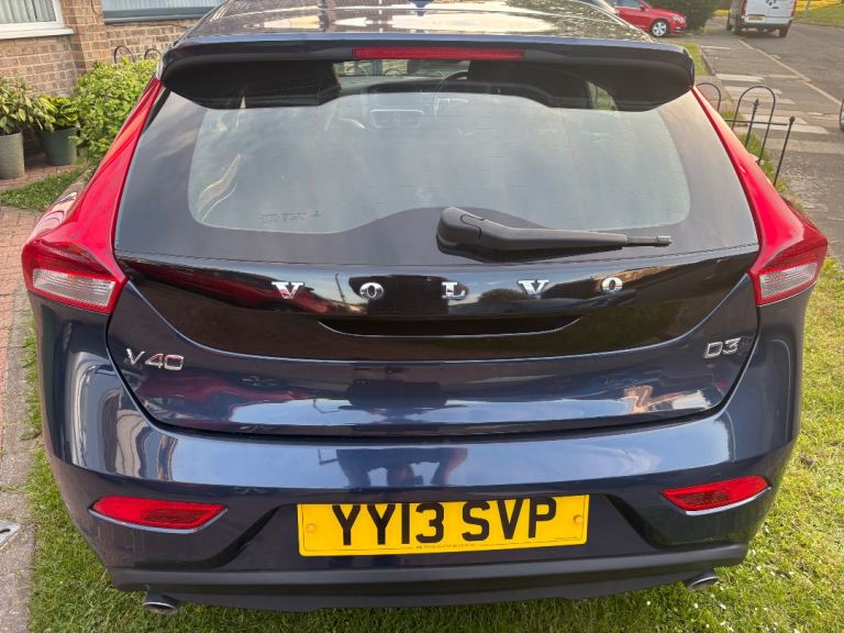 Volvo, V40, Hatchback, 2013, Manual, 1984 (cc), 5 doors