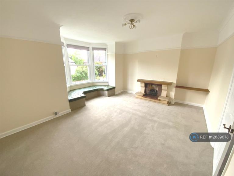 3 bedroom flat in Barnfield Road, Exeter, EX1 (3 bed) (#2839673)