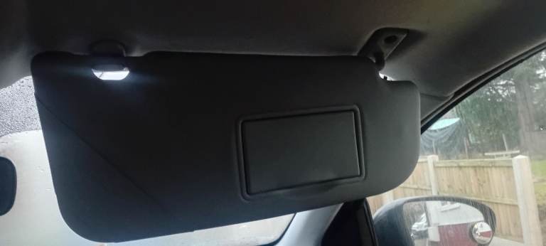 NISSAN QASHQAI J10 MK1 DRIVERS SIDE SUN VISOR WITH MIRROR