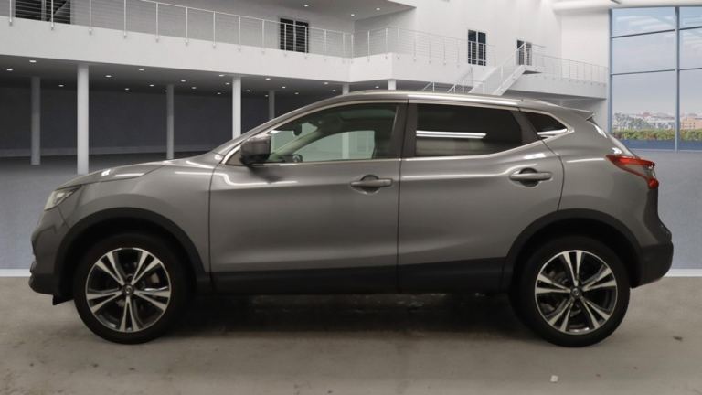 2018 Nissan Qashqai 1.5 dCi N-Connecta 5dr ++ PANROOF / NAV / CAMERA / ULEZ / 7 SERVICES ++ HATCH...