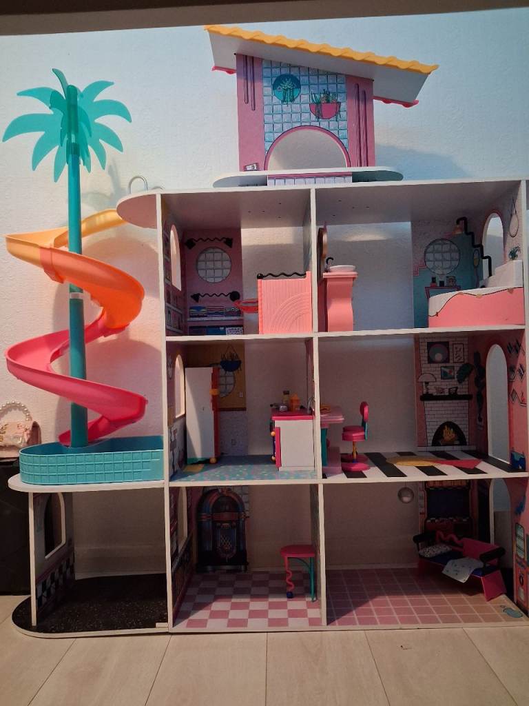 LOL House and Dolls 
