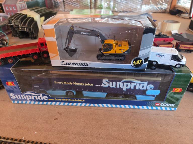 Corgi Sunpride Lorry & Volvo Excavator – Die-Cast Models, New in Box