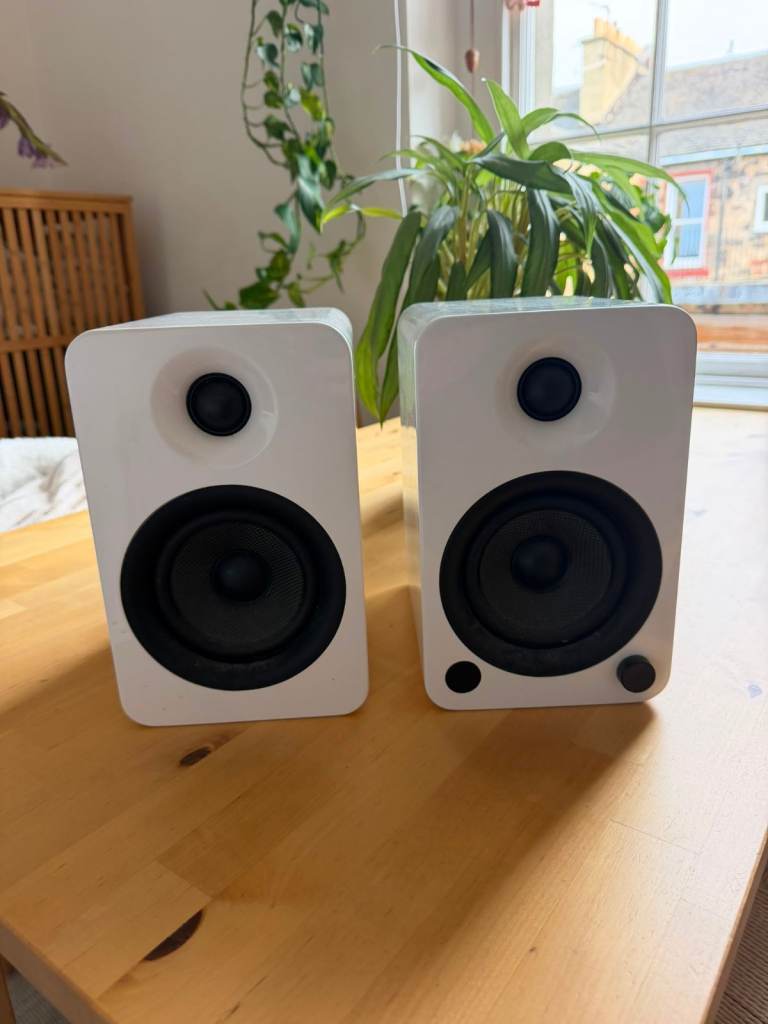 Kanto YU4 Powered Speakers (Pair)