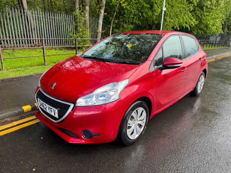 Peugeot, 208, Hatchback, 2013, Manual, 1199 (cc), 5 doors