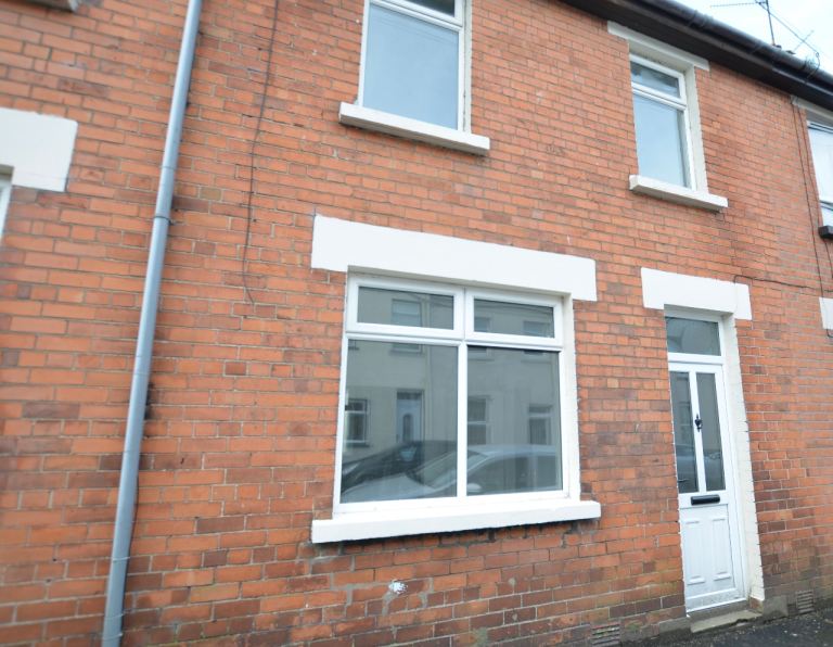 Lurgan 3 bedroom terrace available to rent