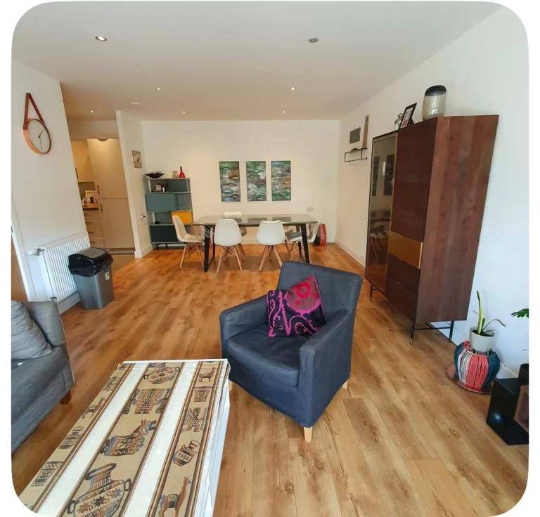 Room with Garden Patio in Haggerston (E8)- Flatmates often abroad