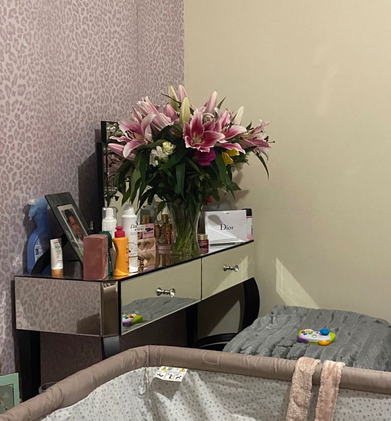 Mirrored dressing table & mirror