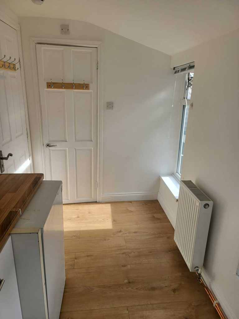 Studio flat in Boston Road, Boston Manor