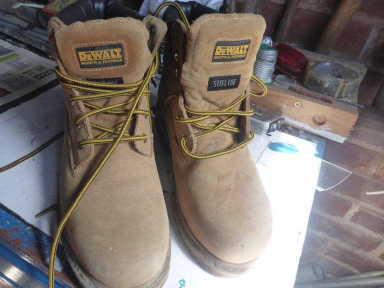 WORK BOOTS