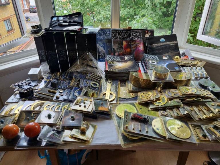 ORERRY Build A Solar System and Earth Moon Orbiter Model Kit. All parts present.