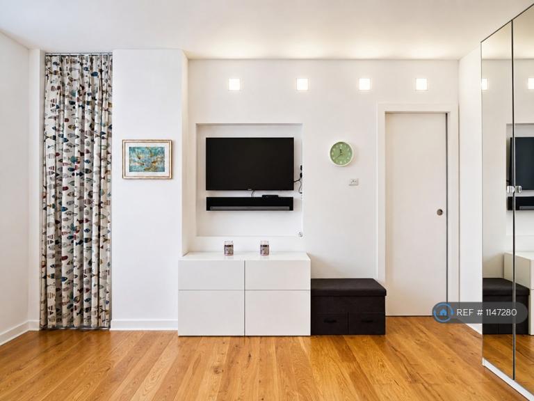 1 bedroom flat in Cliffords Inn, London, EC4A (1 bed) (#1147280)