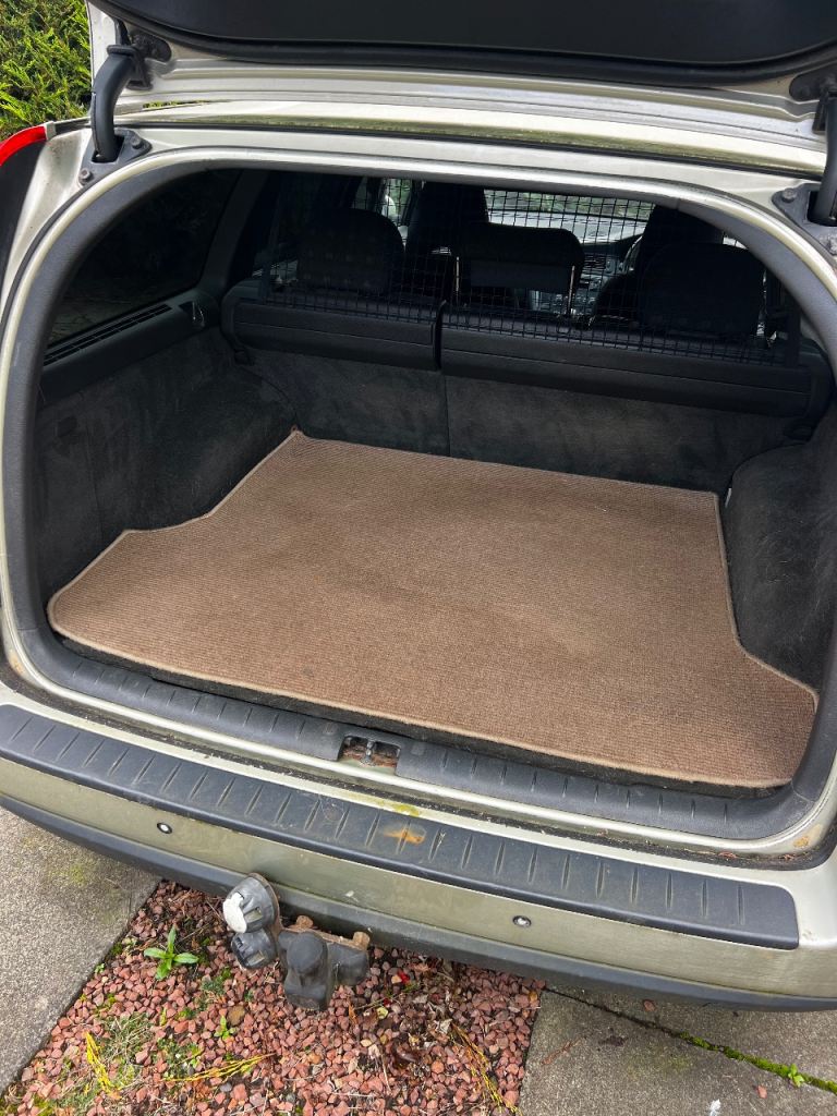 Genuine Volvo boot mat- V70 / XC70