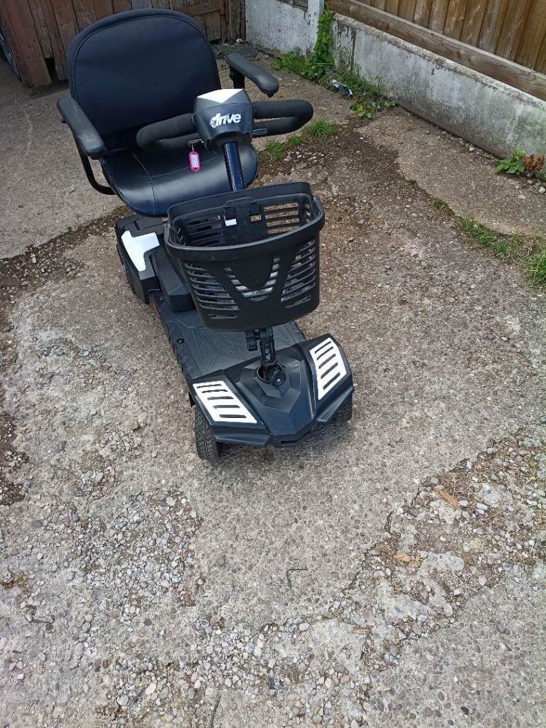  LOVELY DRIVE STYLE BOOTY SCOOTER