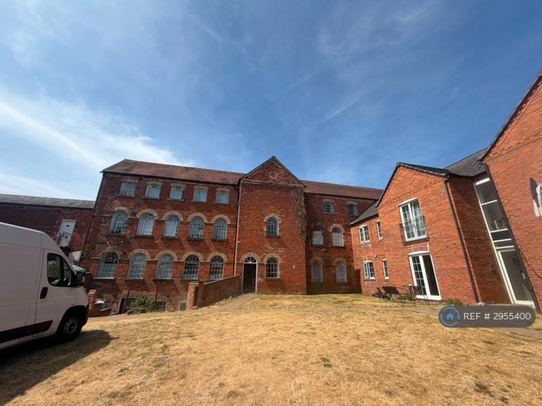 2 bedroom flat in Beoley Road West, Redditch, B98 (2 bed) (#2955400)
