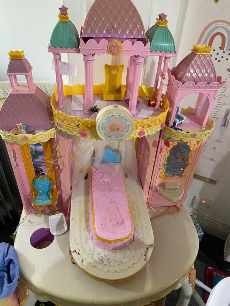 Girls dressing table 