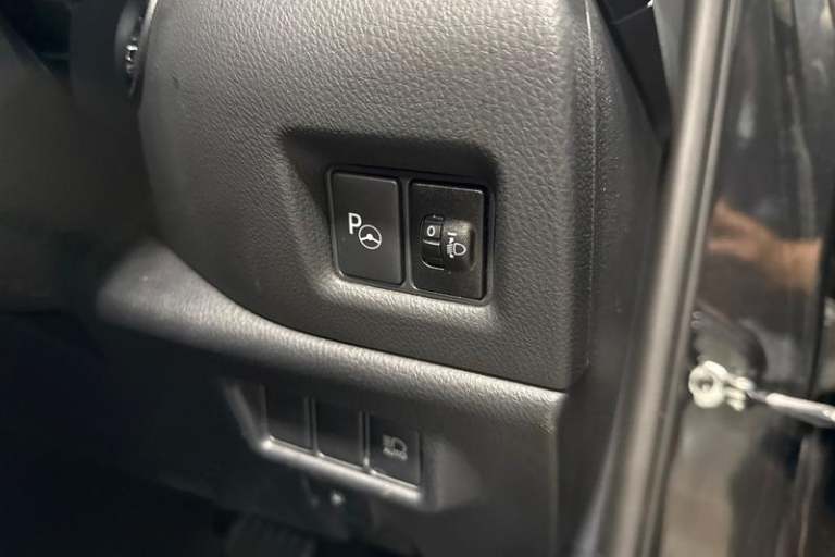 2022 Toyota C-HR 1.8 VVT-h GPF Design SUV 5dr Petrol Hybrid CVT Euro 6 (s/s) (122 ps) Automa SUV ...