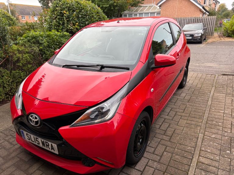 Toyota, AYGO, Hatchback, 2015, Manual, 998 (cc), 3 doors