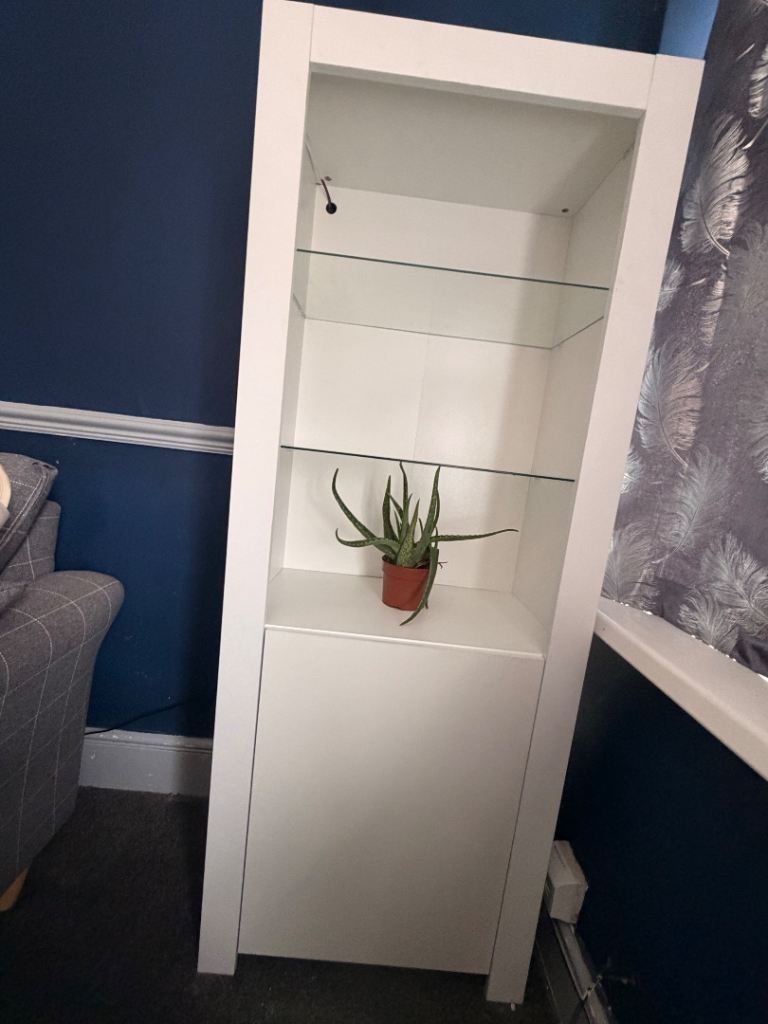 White Display Cabinet with Glass Shelves – Very Good Condition