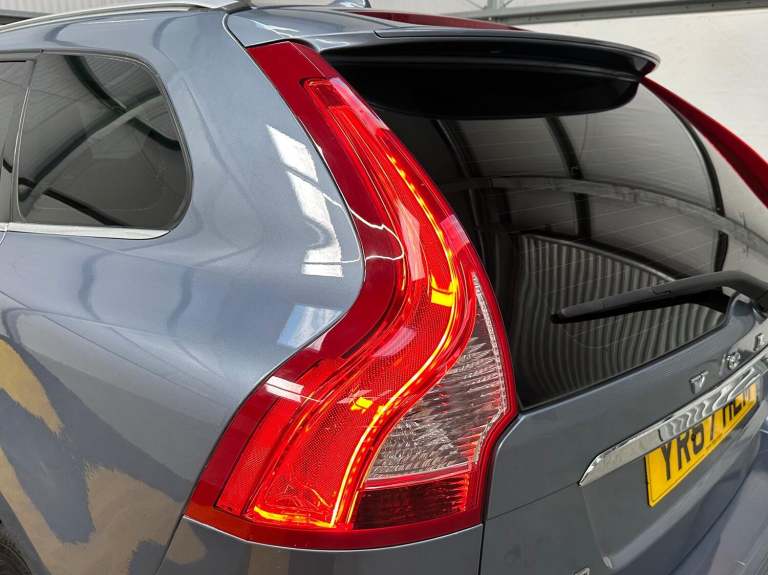 VOLVO XC60 2.0 SE Lux Nav D4 2017