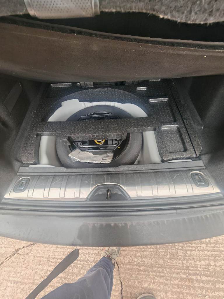 Peugeot, 2008, Hatchback, 2013, Manual, 1560 (cc), 5 doors