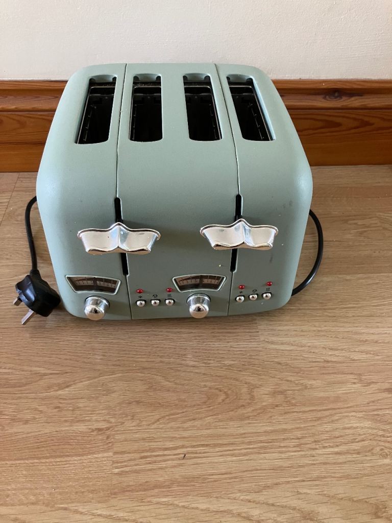 Green toaster
