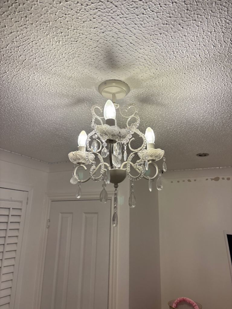 Free chandeliers X3