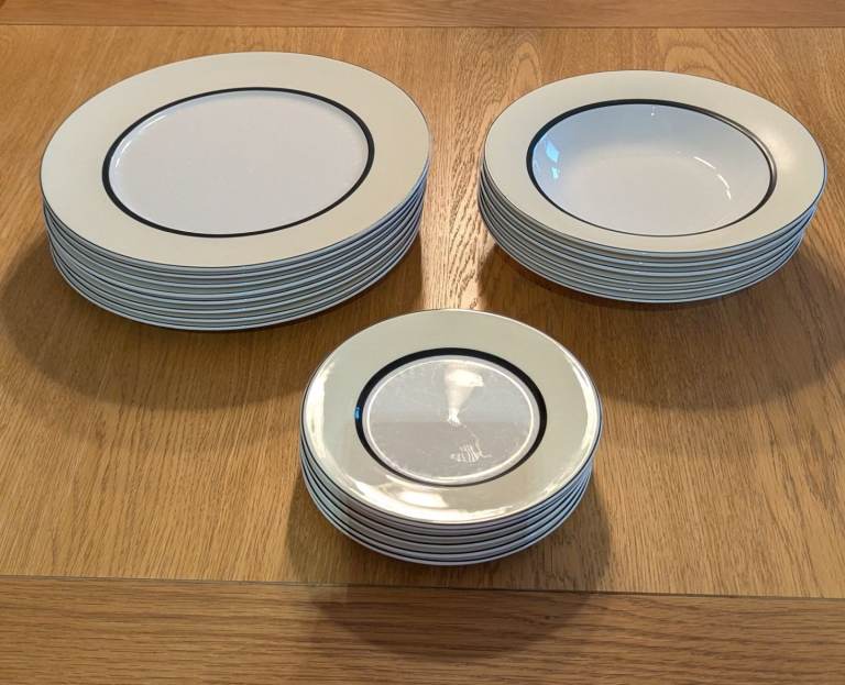 image for M&S Manhattan Cream/White/Black Dinner Set