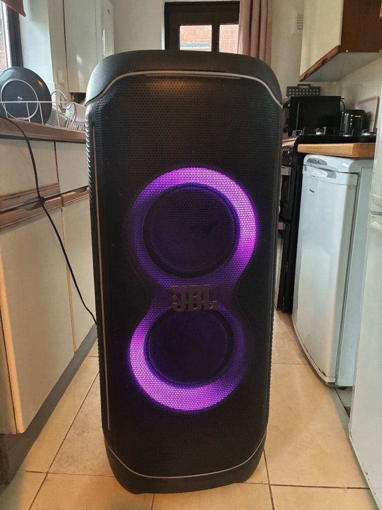 JBL PartyBox Speaker - Great Sound, Good Condition