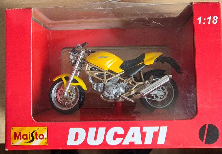 Maisto Ducati 749s 1:18 Model Motorcycle – Brand New