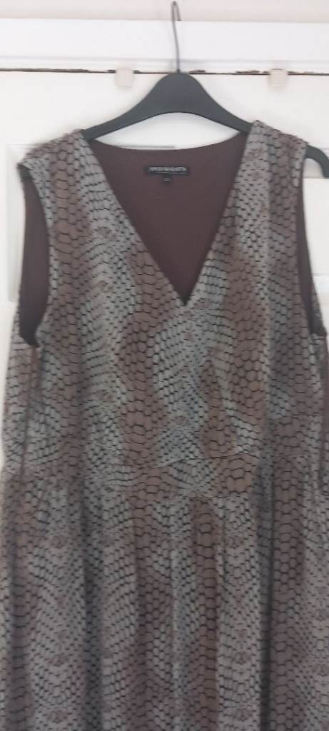 Womens Grey Patterned V-Neck Dress – Good Condition
