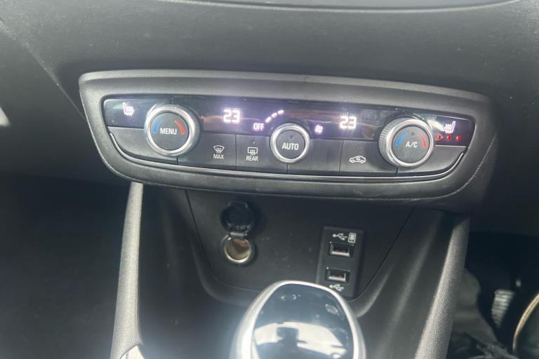  Vauxhall Crossland 1.5 Turbo D Ultimate Suv 5dr Diesel Auto Euro 6 s/s 120 Ps