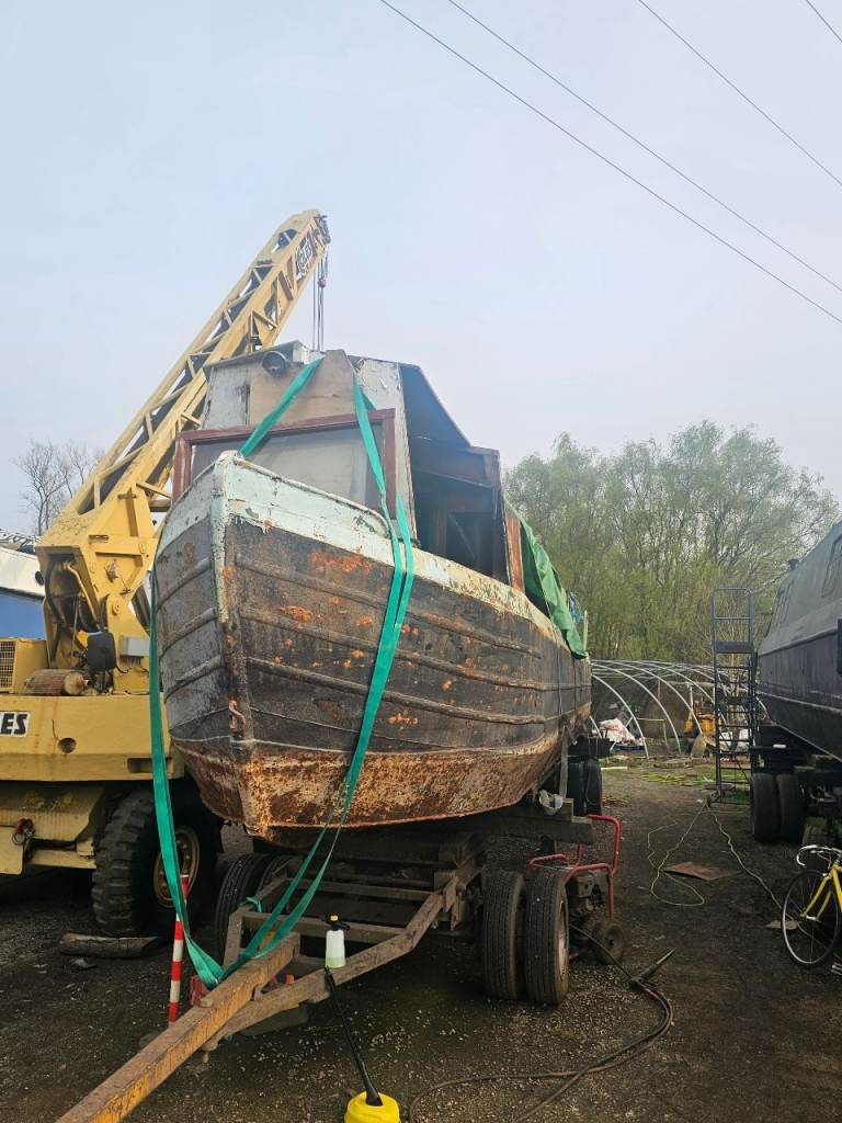 40 foot narrow boat project open to offers or swops