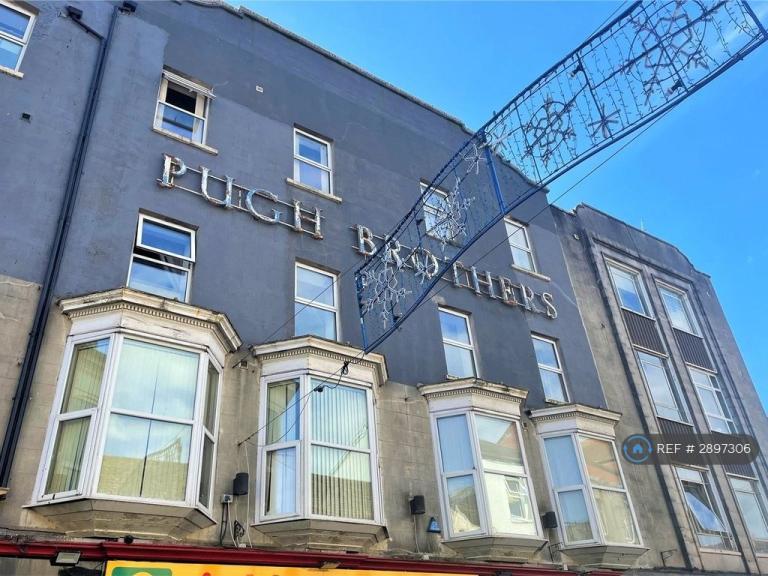 2 bedroom flat in Cowell St, Llanelli, SA15 (2 bed) (#2897306)