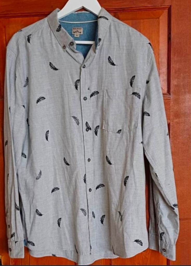 Next Men's Grey Feather Print Casual Shirt - Size XL, Good Condition