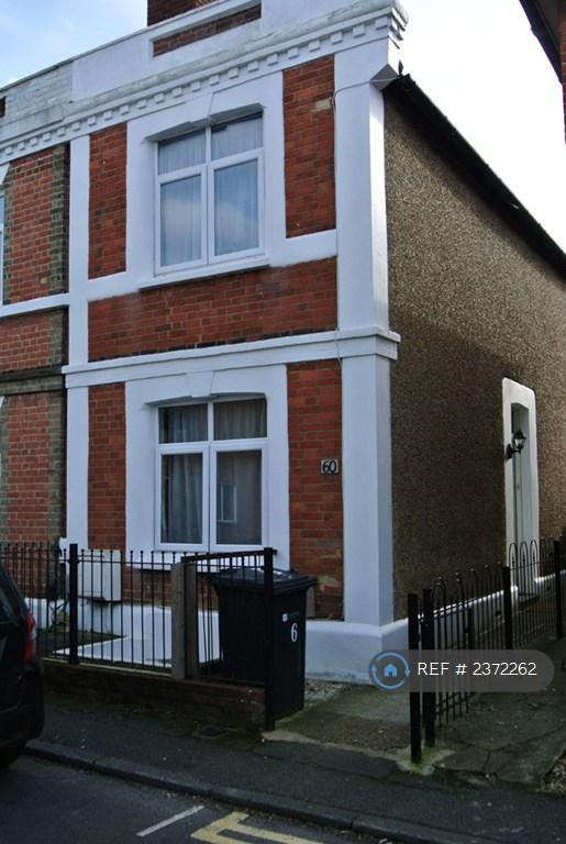 4 bedroom house in Drummond Road, Guildford, GU1 (4 bed) (#2372262)