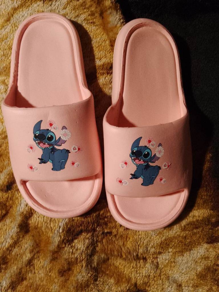Stitch foam slippers