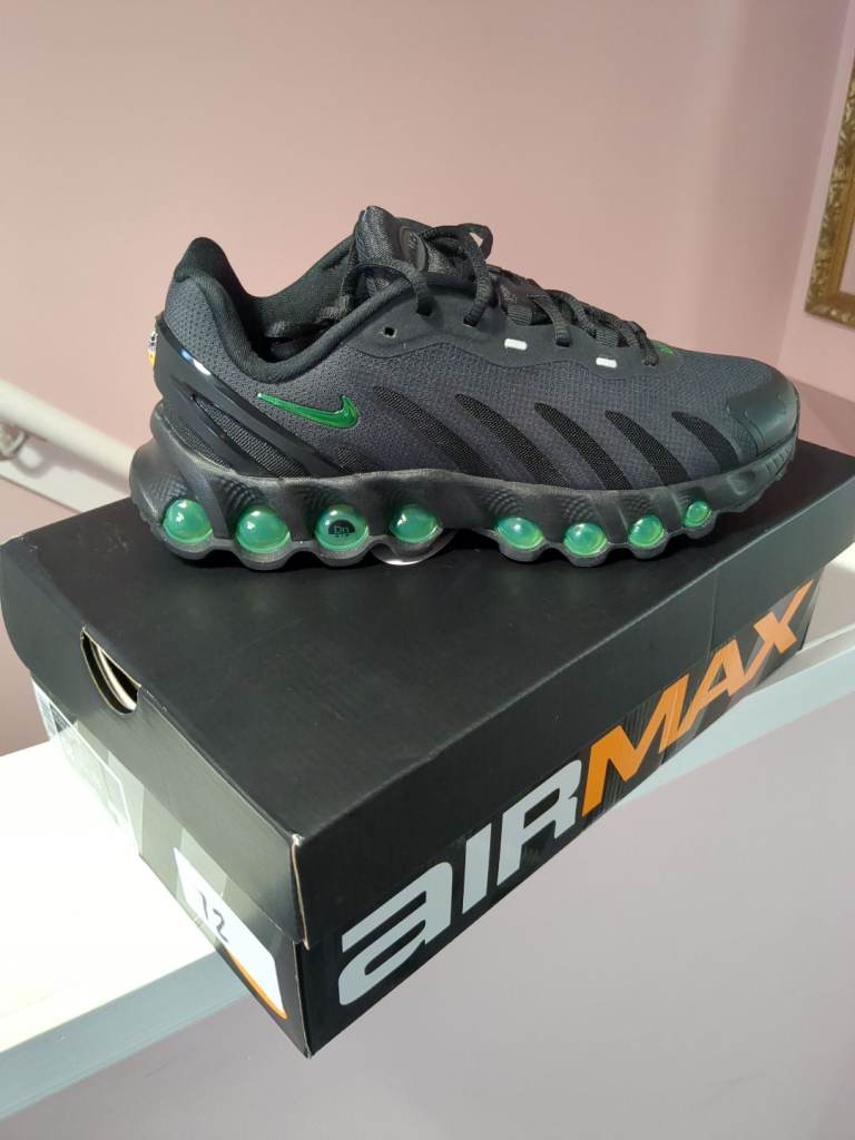 Nike trainers dn8