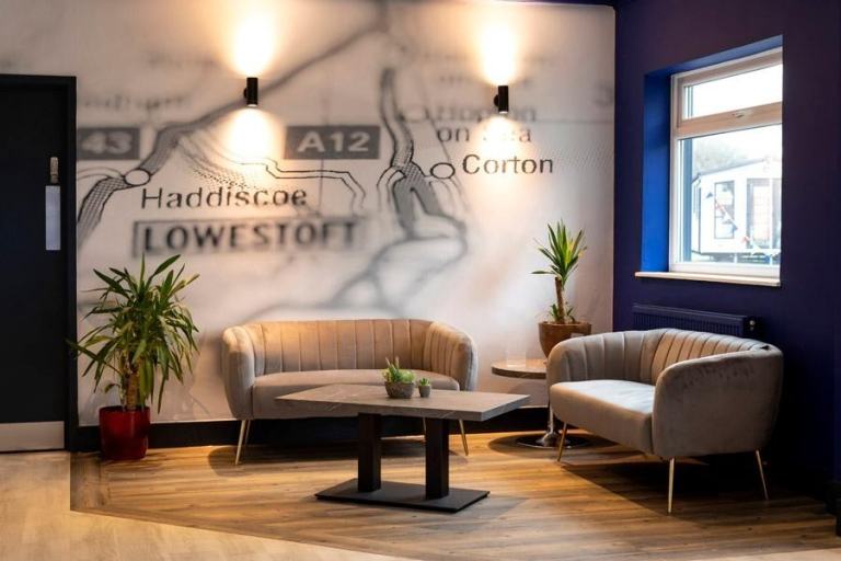 STATIC CARAVAN FOR SALE AT BROADLAND SANDS HOLIDAY PARK -