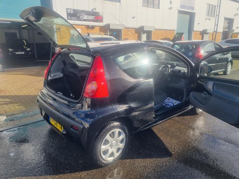 2009 Peugeot 107 1.0 Urban 3dr HATCHBACK Petrol Manual