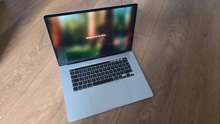 Macbook Pro A2141 16-inch late 2019 - 2020 Touchbar 32gb ram memory in original box as new