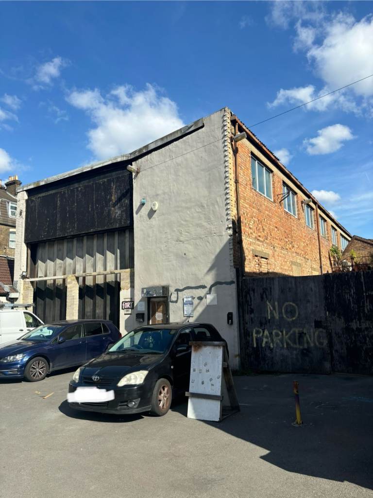 FIRST MONTH FREE 🎨 Mezzanine Artist Studios in Stoke Newington (N16) - From £488pcm 