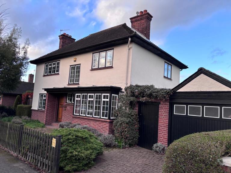 Huge detached house to rent